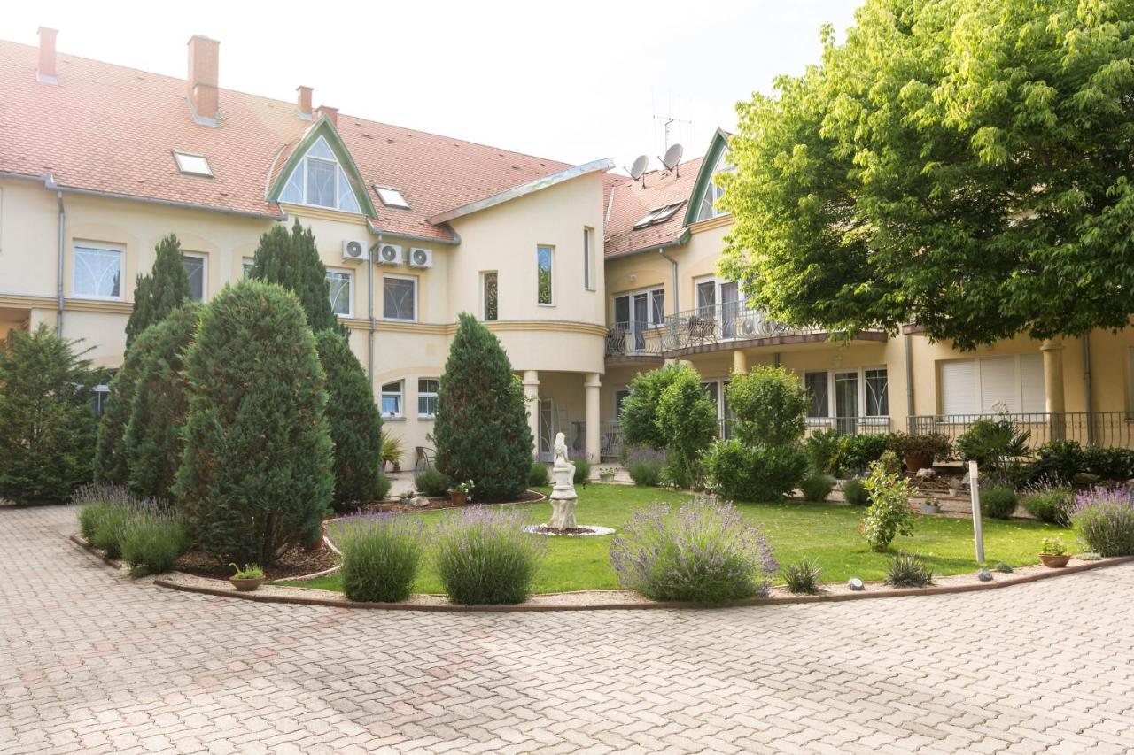 Hotel Harka Harkány Dış mekan fotoğraf
